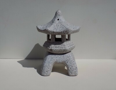 8'' Ceramic Pagoda Shouju Yukimi 74