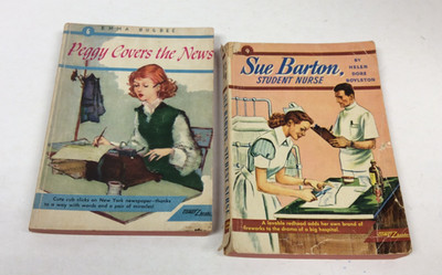 COMET BOOKS 6 & 9 PEGGY COVERS THE NEWS & SUE BARTON Vintage PBs 1948