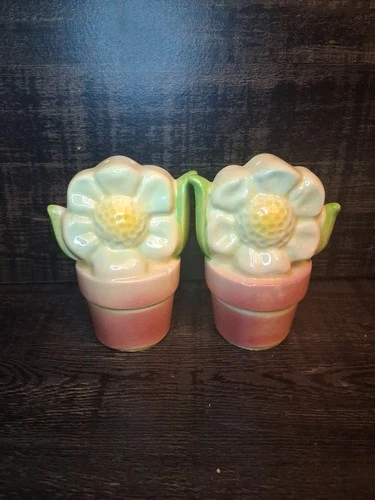 Vintage Pottery Shawnee Flower Pot Salt and Pepper  Shakers - Shelf 4