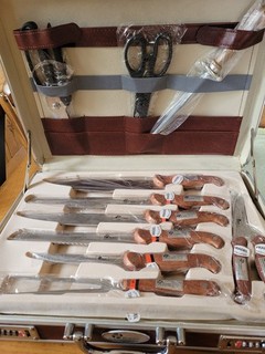 Valise couteaux cuisine divers et ménagère "Pradel excellence" mallette neuve.