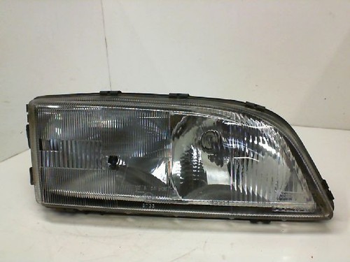 Phare droit occasion VOLVO V70 I Phase 1 - 2.5 10v - Photo 1/3