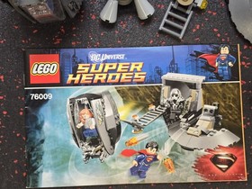 LEGO Super Heroes: Superman: Black Zero Escape (76009) Complete w/ instructions