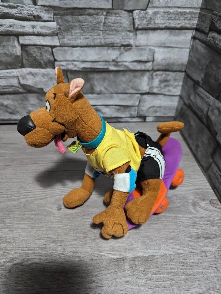 Raro Scooby Doo 8" SCOOBY Patineta Sk8 Perro Peluche Juguete Muñeca Figura Patín Foto 3 de 4