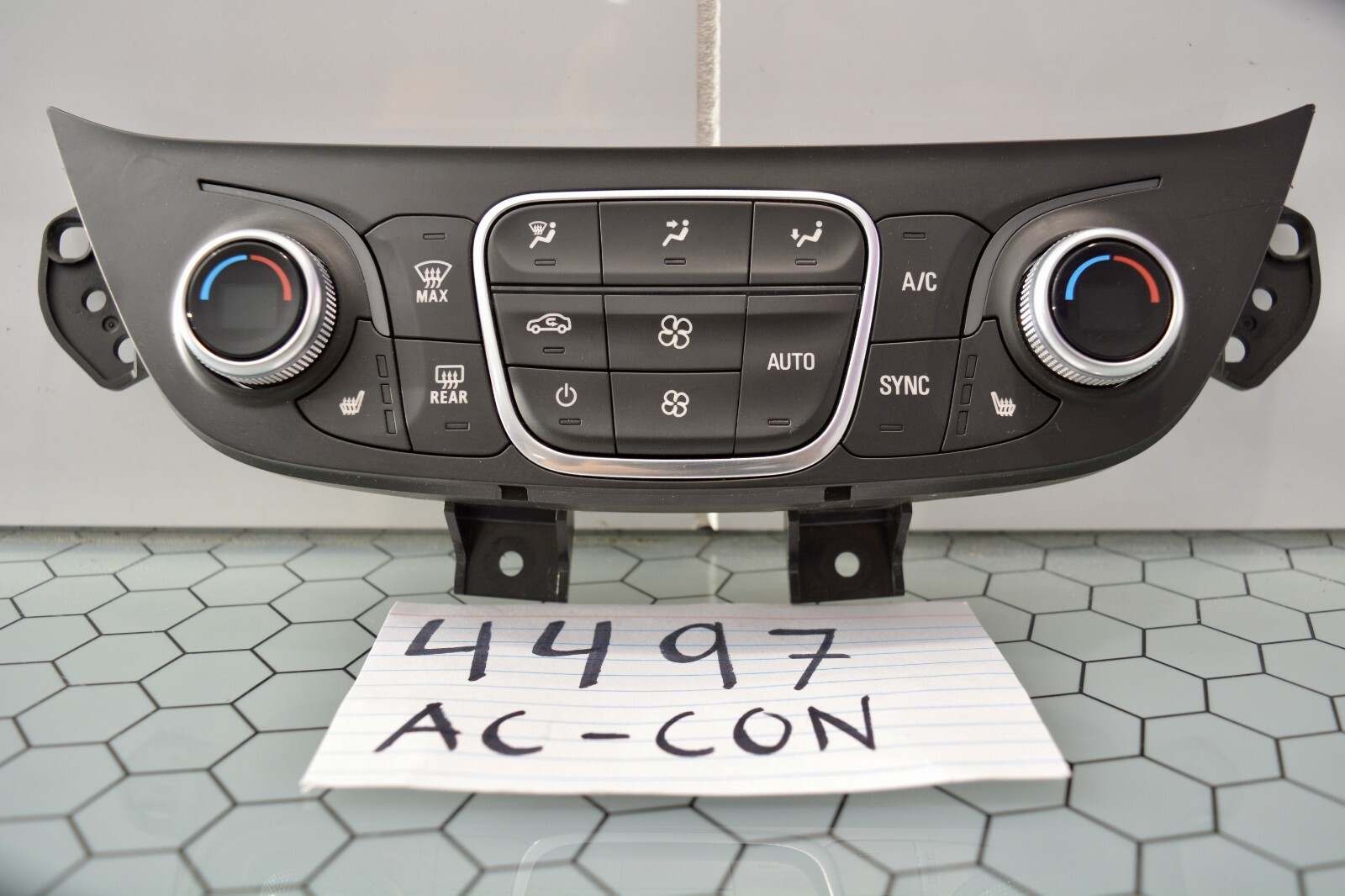 18 19 Chevy Equinox AC and Heater Control Used Stock #4497-AC 
