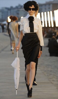 CHANEL 2010 Cruise Venice Black Silk SKIRT Gripoix  Logo CC Button Sz.M