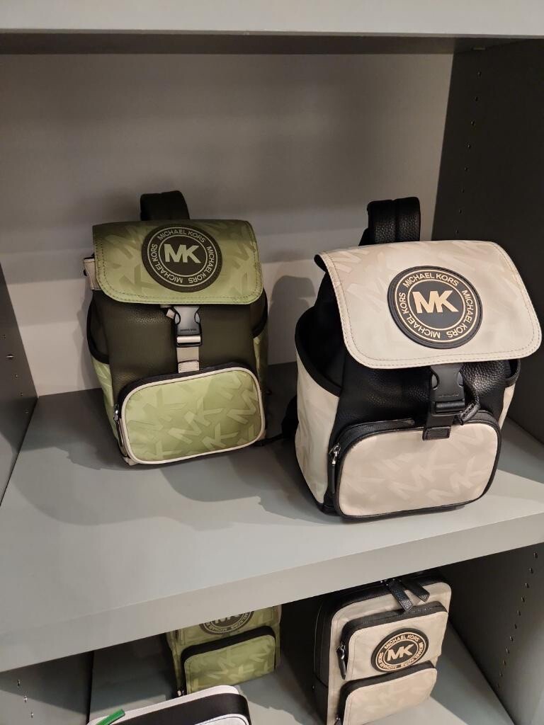 【新品】MICHAEL KORS KENT SPORT メンズ ショルダーバッグ 新品】MICHAEL KORS KENT SPORT メンズ ショルダーバッグ