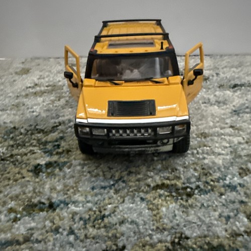 Maisto Special Edition Hummer H2 SUV 1:27 Scale Die Cast Metal Car Yellow NoBox - Picture 3 of 9