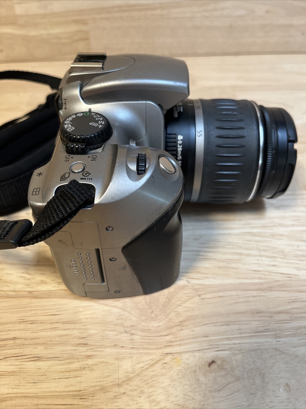 Canon EOS Digital Rebel DS6041 Camera w/ EFS 1855mm Lens With Battery