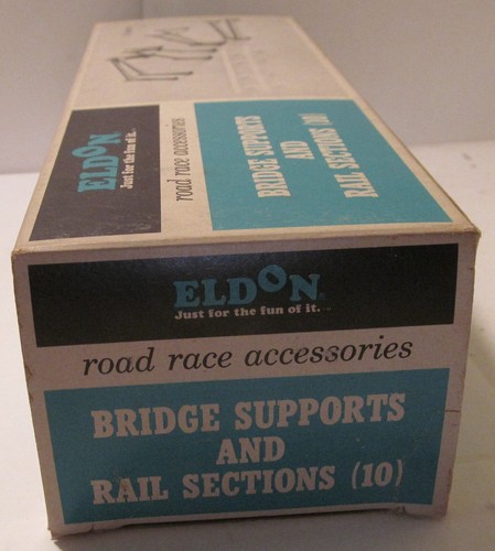 Eldon 1/32 (8) Gray Bridge Supports and (2) White Fence Guard Rails MIB #3953 - Picture 7 of 7