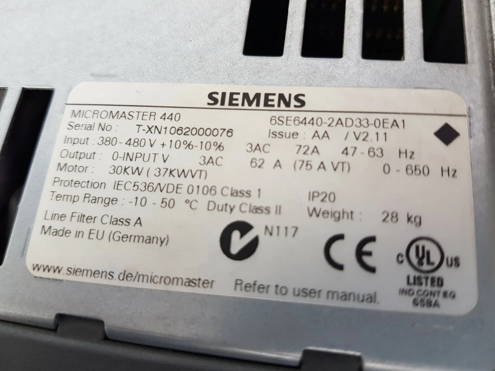 Siemens rating plate: MICROMASTER 440, 380–480 V, 62 A output, 30 kW, IP20, 28 kg