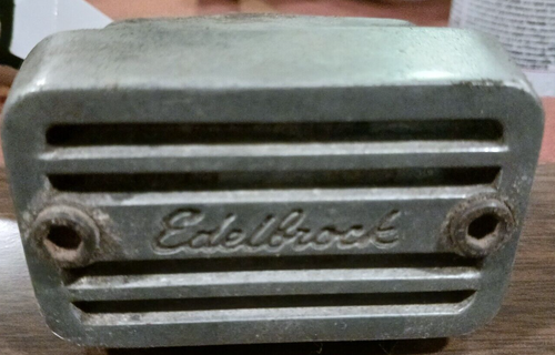 Edelbrock Valve Cover Breather, Elite Series, Bolt-On, Top-Mount - View #8
