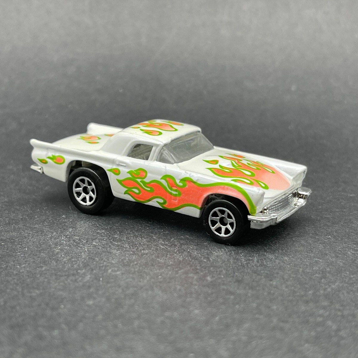 ERTL '57フォードTバード当時物 ヴィンテージミニカー1/64 海外物レア