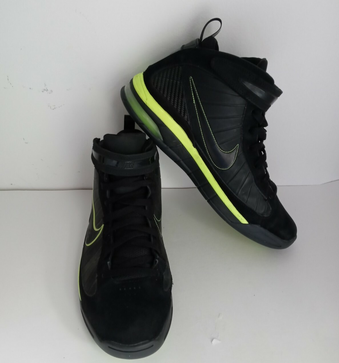 neon green mens nike shoes