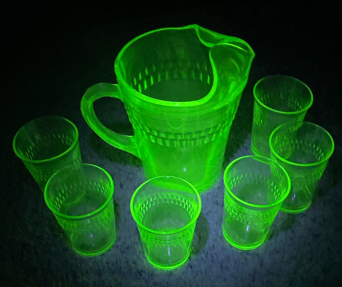 1930’s Anchor Hocking Roulette Water Pitcher W/6 Tumblers UV Reactive Depression