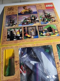 LEGO Pirates: Forbidden Island (6270) Complete With Box Instructions