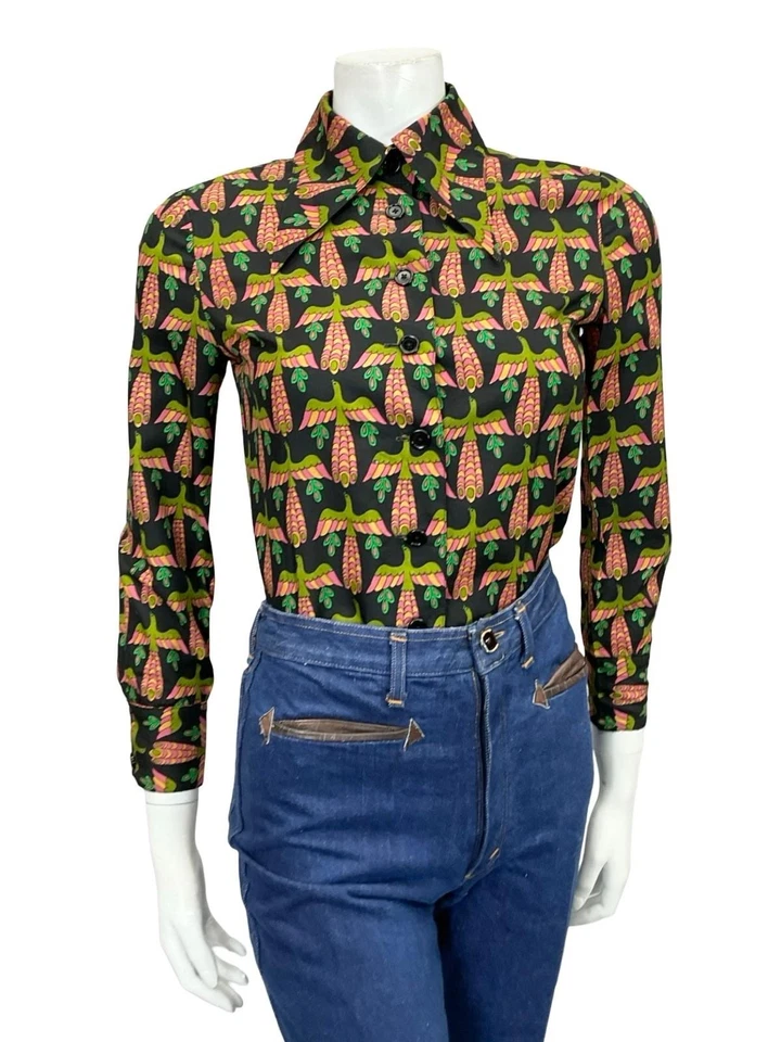 VTG 60S 70S BLACK PINK GREEN BEIGE MOD DAGGER BIRD PEACOCK PHOENIX SHIRT 8 - Image 3 of 4