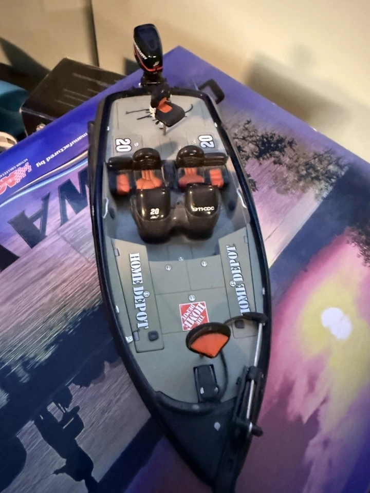 ACTION CASTAWAY Tony Stewart #20 Home Depot 2002  NITRO BOAT TRAILER Reverse - Image 3 of 4