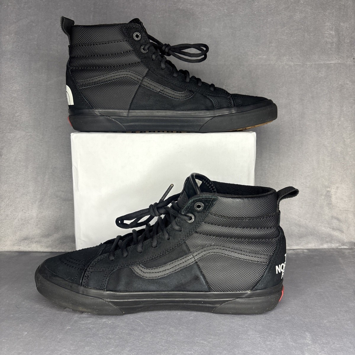 VANS ブラック スニーカー VANS ブラック スニーカー - メルカリ
