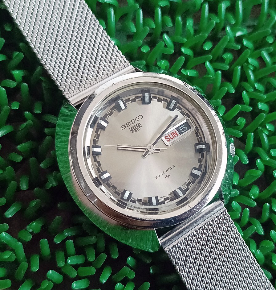 Rare Vintage Seiko 5 model 5126-7030 Rally dial Automatic 23