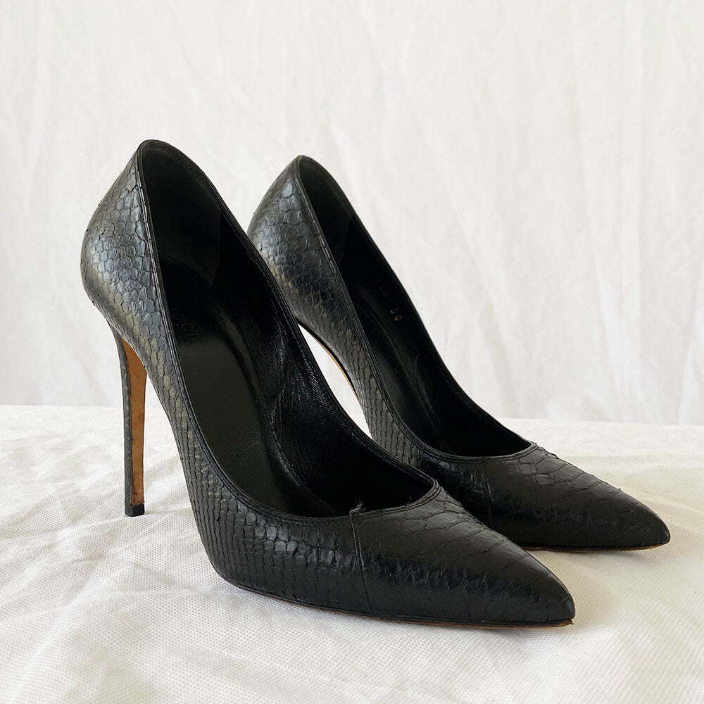 Gucci Python Black Pointed-Toe Pumps - image 1