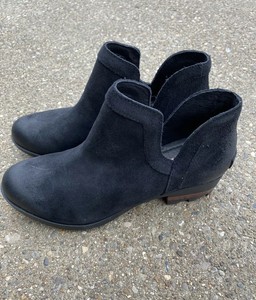 sorel lolla cut out bootie black