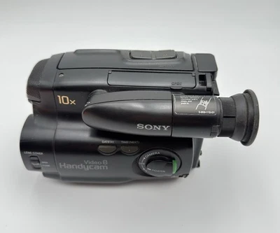 Sony Video8 Camcorder Handycam CCD-TR350E Getestet - Bild 1 von 4