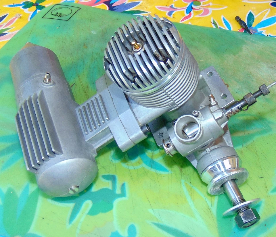 Rare Magnum XL 120 RC Model Airplane Engine, Excellent, cleaned, new bearings - Image 4 of 4