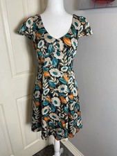 Review Black Floral Print Tea Dress with Cap Sleeves size 10