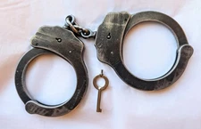 Peerless Chain Handcuffs Black Oxide Key Included (vintage) Police/Security 