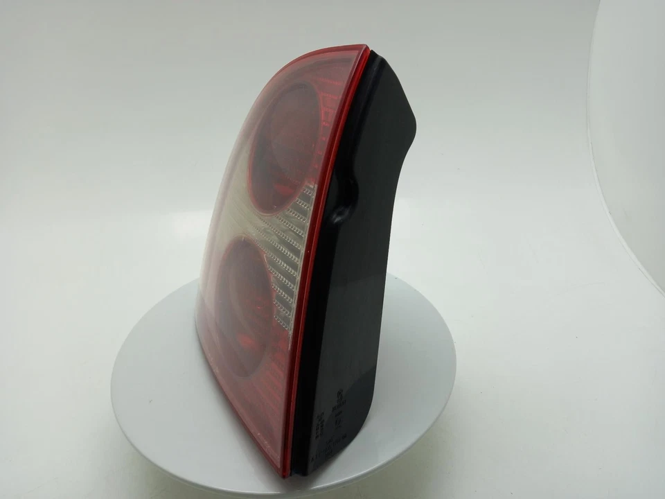 Luz trasera VOLKSWAGEN PASSAT N/S 2000-2005 4 puertas berlina izquierda Foto 3 de 4