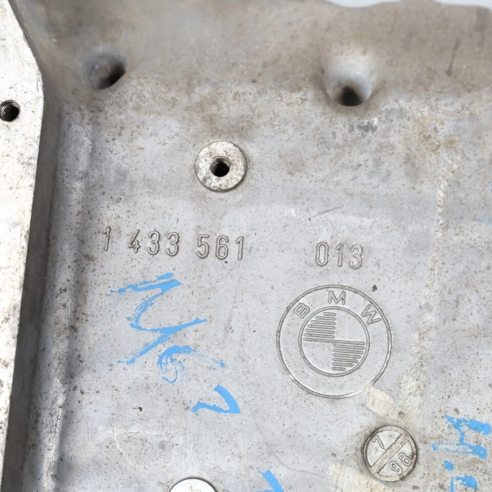 1997-2003 MW 540i 740i 840i Upper Engine Oil Pan 11137513374 OEM Used Foto 2 de 4