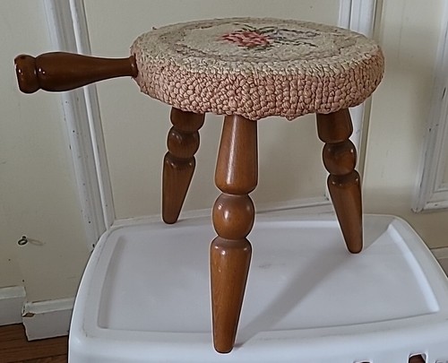 Vintage Wood Milking Stool with Loop Braided Cover (d3) - Picture 14 of 24