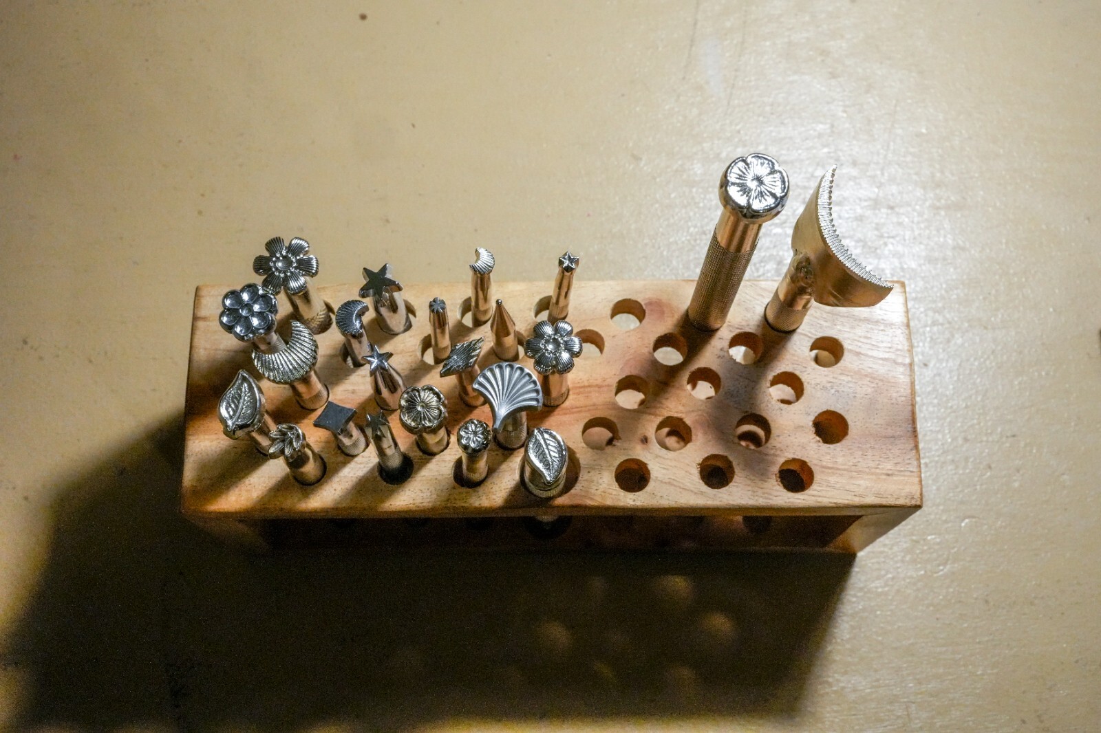 Lot of 21 Craftool Leather Stamps eBay