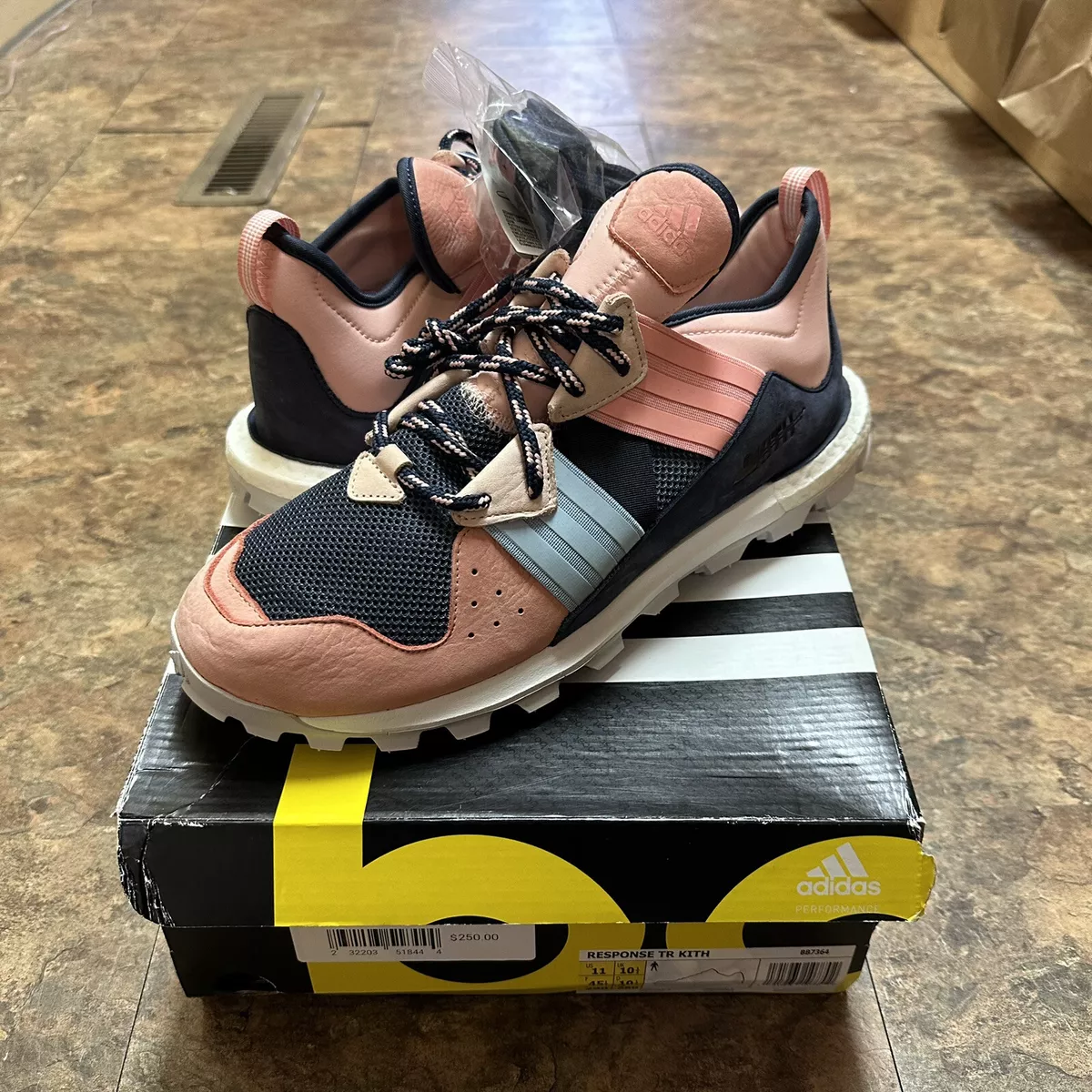 2018 Size 11 adidas Response Trail x Kith EEA Box Damaged