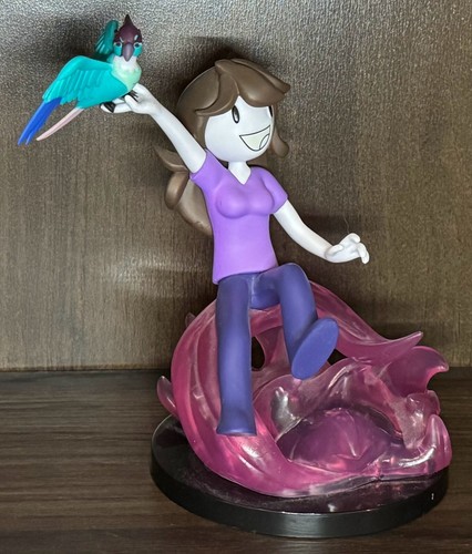 Jaiden Animation's 10 Million Subs Limited Edition Figure - Picture 6 of 9