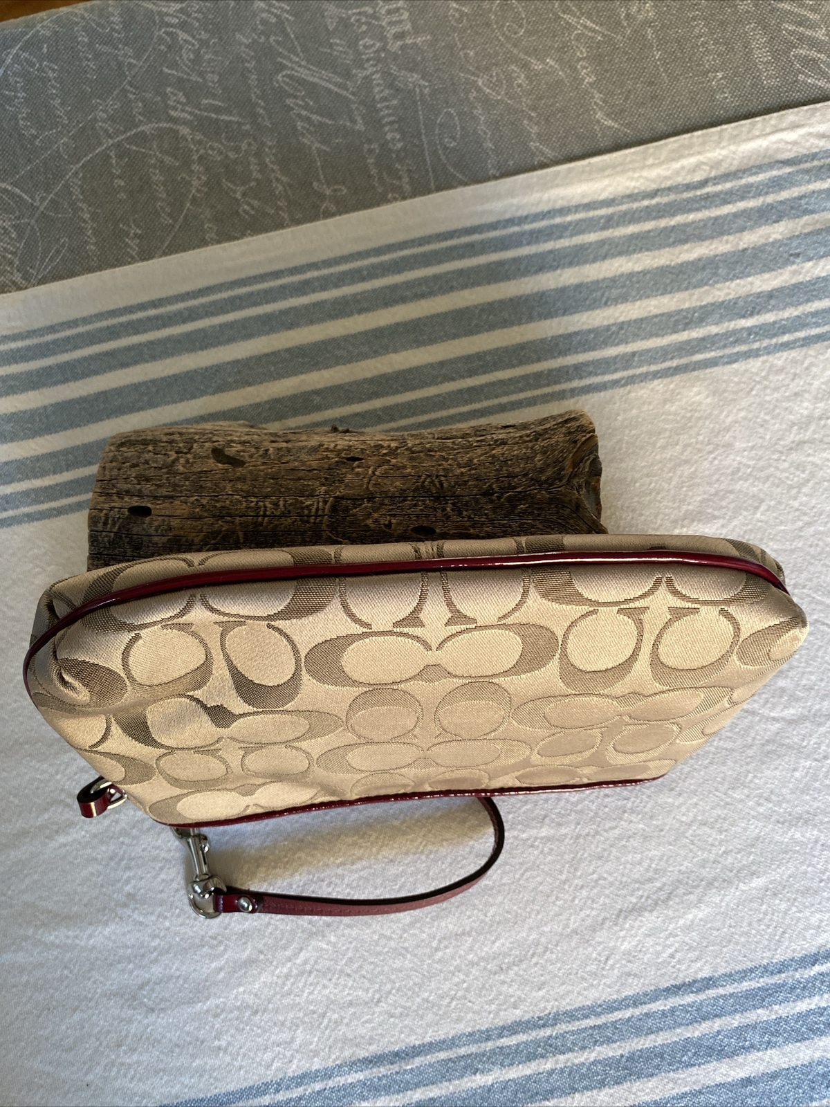 COACH SIGNATURE JACQUARD WRISTLET WITH MAROON LEATHER… Gem