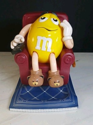 Vintage M&Ms Yellow Figure Chair Recliner Candy Dispenser 1999 Works Mars Inc.