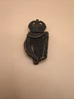 WW1 / WW2 LONDON IRISH RIFLES REGIMENT KC CAP BADGE British Army