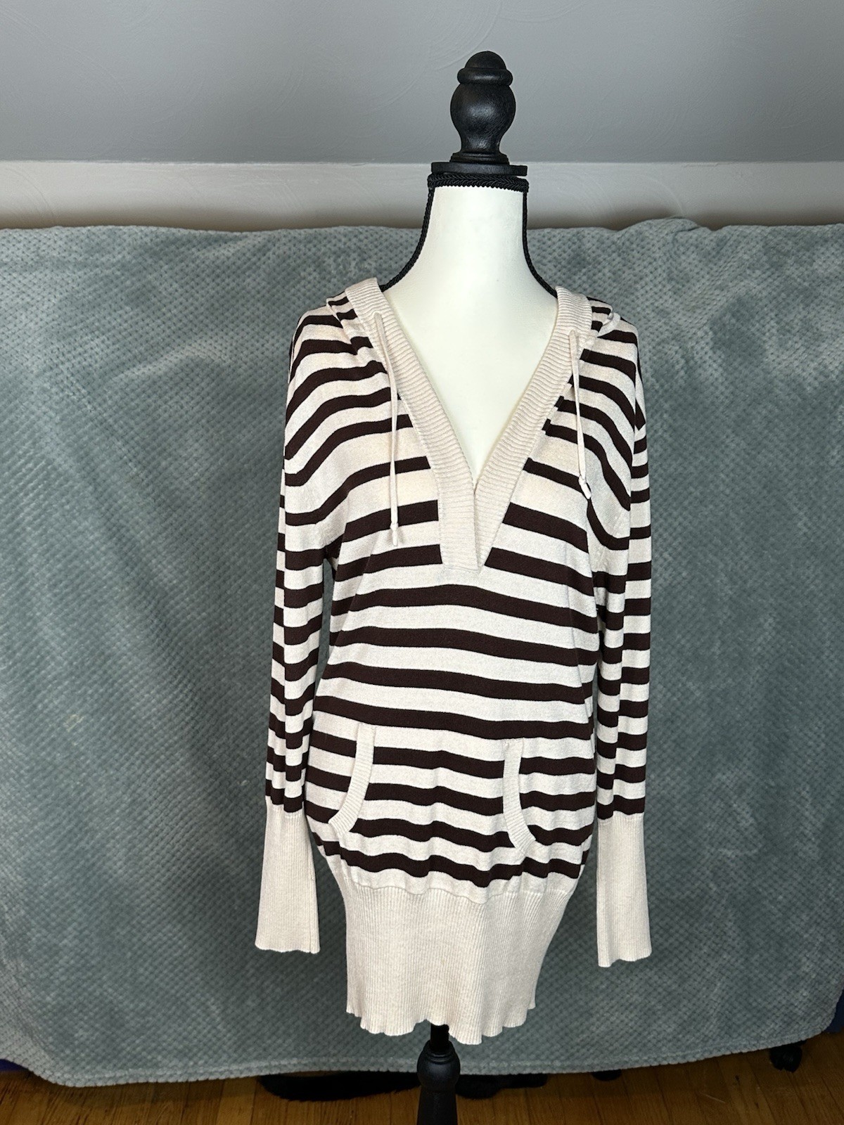 No Boundaries Y2K Women's Brown And Cream Long Sleeve Sweater With Hood size XL