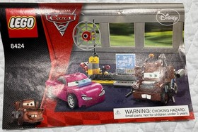 LEGO Disney Pixar Cars 2 - 8424 Mater's Spy Zone with Instructions 2011