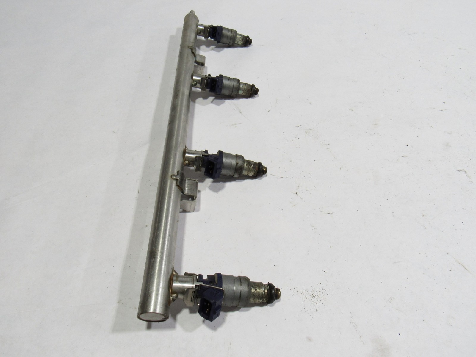 10-20 Bentley Mulsanne 2012 6.8L Left Engine Fuel Injection Rail Pipe @1