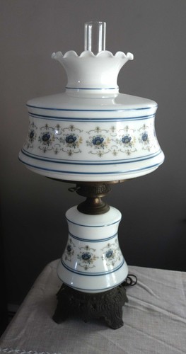 Vintage Quoizel 1973 Hurricane Lamp Abigail Adams Cornflower Blue White - Picture 9 of 11