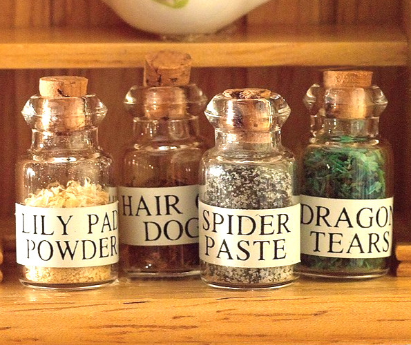 Dolls House Miniature 1/12th Scale Witches Potions Halloween 4023