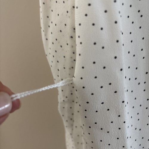 Club Monaco Seidenhemd Kleid Gr. Large Etuikleid Rüschenbesatz weiß schwarz gepunktet - Bild 17 von 17