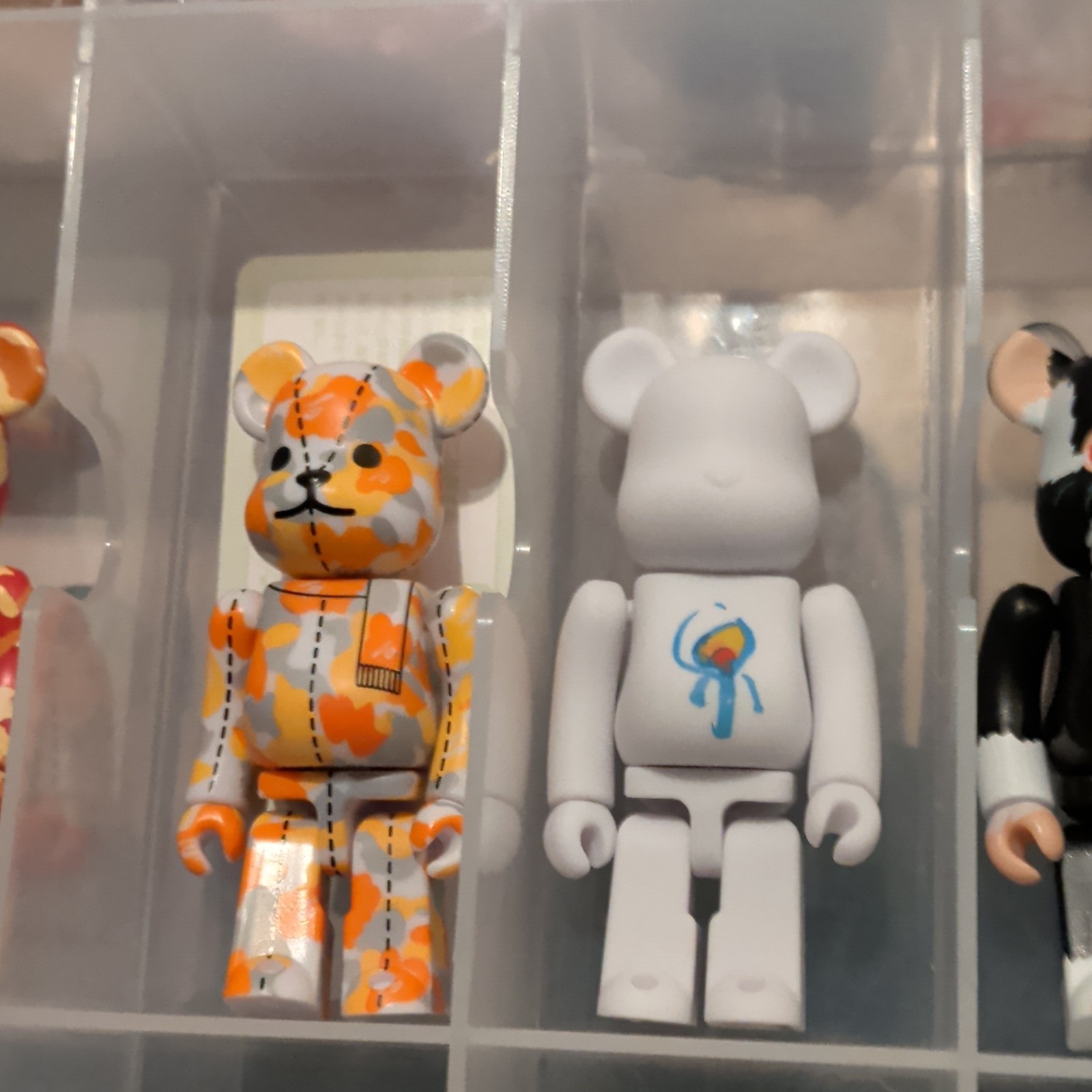 ULTIMATE 100% Bearbrick Collection (32 Figs) + 48-Slot Pro Case-BAPE Baby MILO  thumbnail 4
