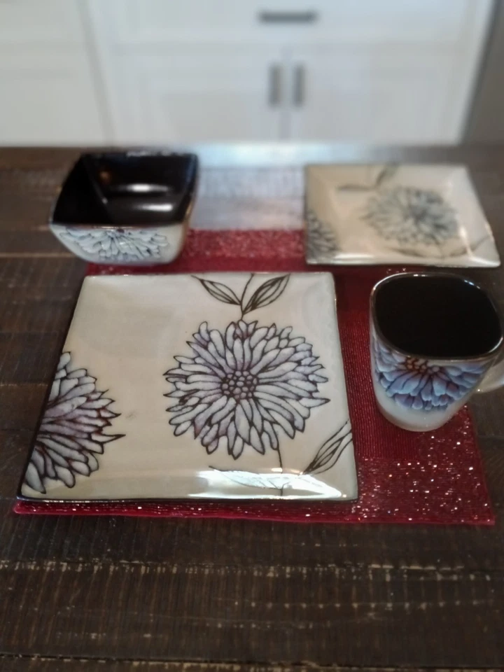 Pier 1 Imports - Juego de cena de crisantemo - Incluye (4) ajustes completos de lugar Foto 2 de 4