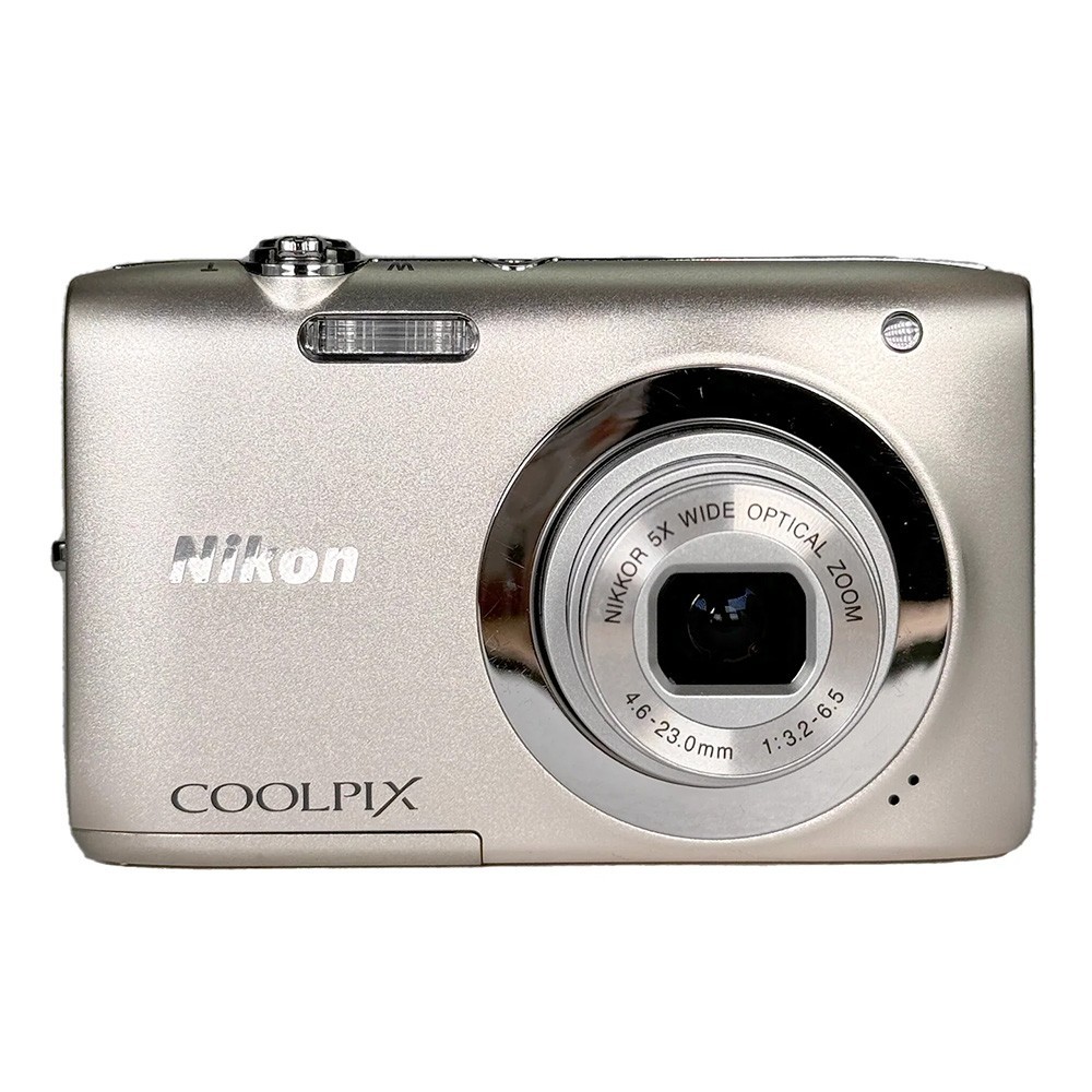 Nikon COOLPIX S2600 Digital Camera 14.0MP 5x Optical Zoom Silver