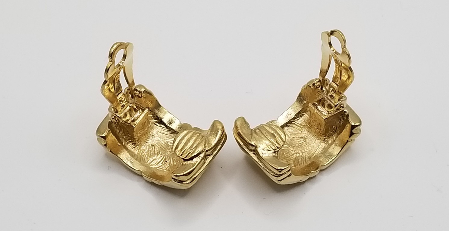 Vintage Givenchy Paris New York Logo Hoop Gold Tone Clip on Earrings thumbnail 14