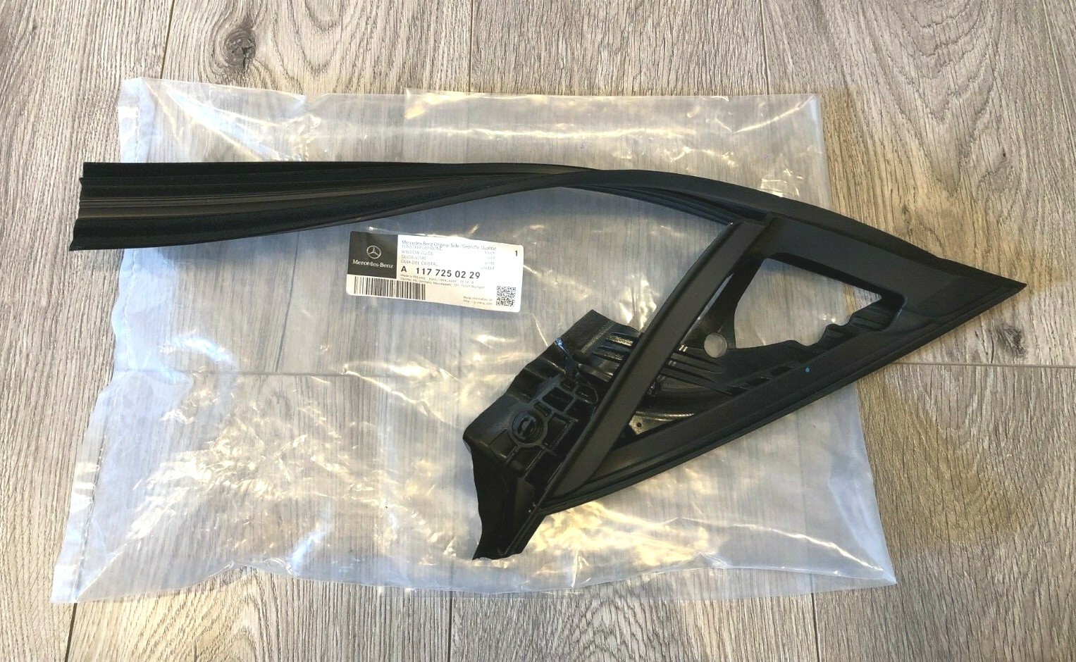 MERCEDES Mercedes-Benz OEM 14-15 Cla250 Front Door-window Guide 
