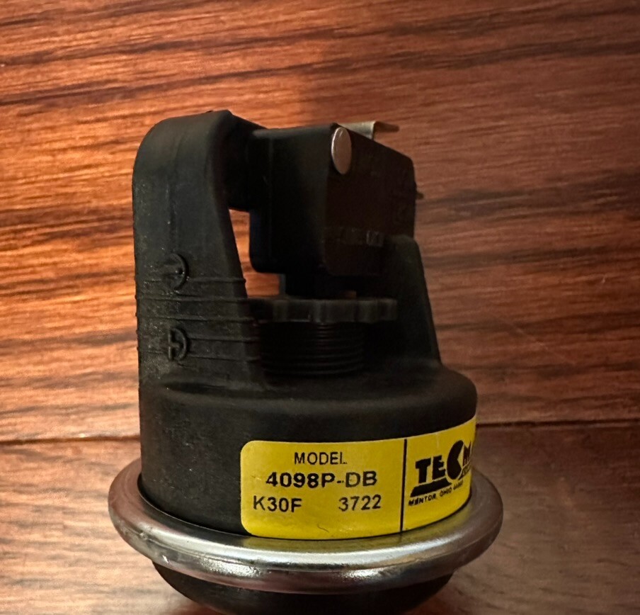 Raypak 4098P-DB Pressure Switch 1.75 PSI for Raypak 106A / 156A Heater